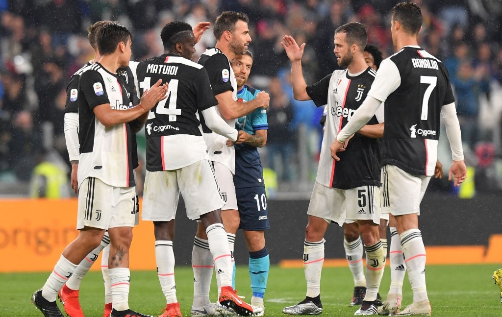 Juventus 19/20 printing and badges Juve 19/20 kits