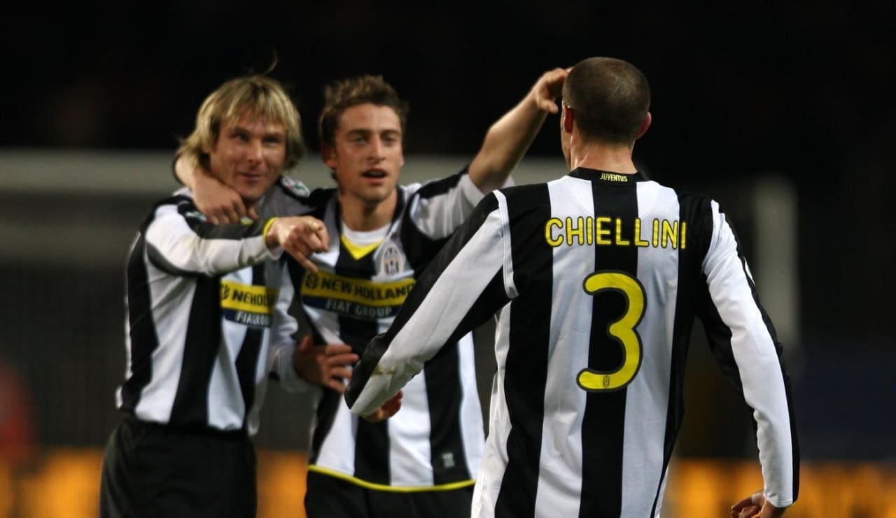 Juventus name and numbers Juve 08/09 home kit